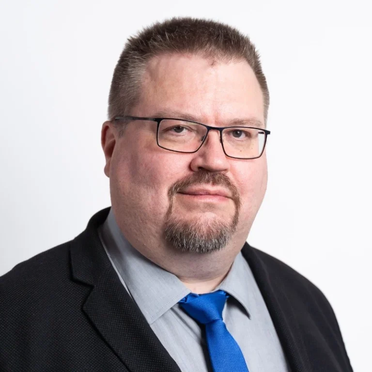 Karri Huhtanen headshot