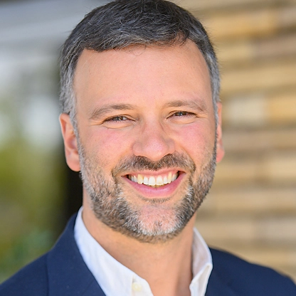 Bruno Thomas headshot